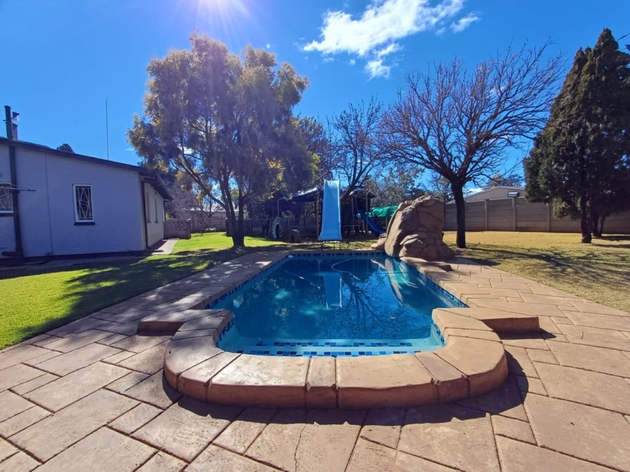 3 Bedroom Property for Sale in Roosheuwel North West